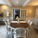 Chez Celine Et Philippe Atelier Dans Propriete De Charme Avec Piscine